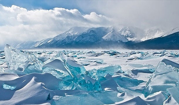 baykal gölü buzullar sanki-bu-dunyadan-degiller-manzara-fotograflar-1534326.jpg