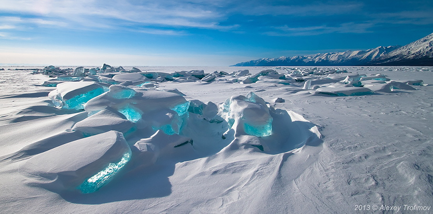 baykal gölü zümrüt turkuaz turquaz renkli buz ice lake alien-places-look-like-other-worlds-2.jpg