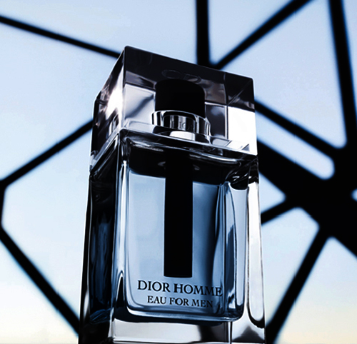dior homme eau for Men commercial eyfel kulesi demirleri arka plan.jpg