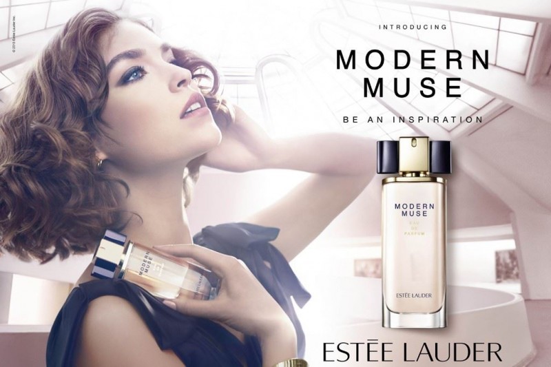 estee-lauder-modern-muse-fragrance-campaign manken resimli.jpg