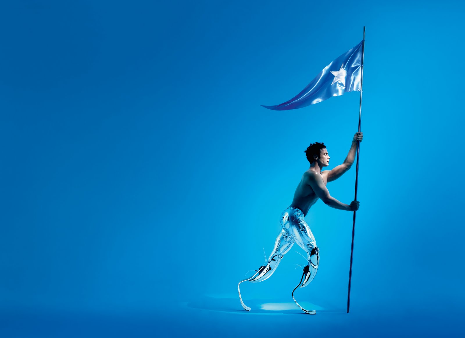 Oscar Pistorius AMen Pure Energy Thierry Mugler for men sakat koşucu bayrak.jpg