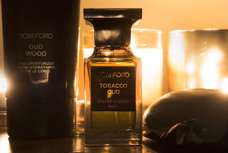 tom-ford-tobacco-oud kutu şişe arkadan ışık.jpg